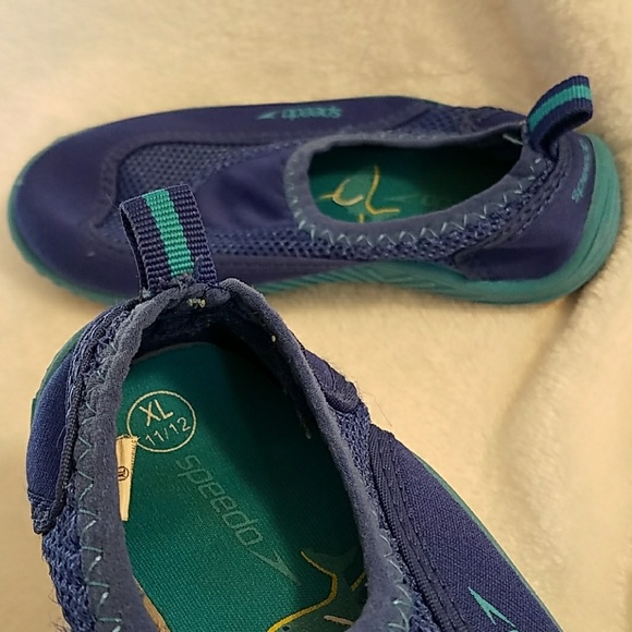 Speedo kids surf water shoes. - Picture 5 of 6